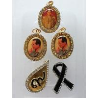 ราคา ชุดจี้ห้อยคอที่ระลึก ร.๙-เข็มกลัดที่ระลึก รวม 5 ชิ้น (21194675636)