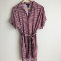 ราคา Forever21 ลายสีขาวแดงเข้ม ใส่แบบปล่อย หรือผูกเอวเก๋ๆ ได้ sizeS อก42” ยาว33” ราคา 250 บาท (1303428874)