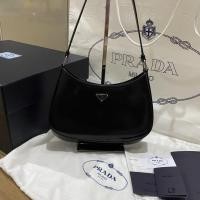 ราคา Prada Cleo Y.22 สีดำ (14488883870)