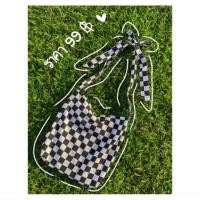 ราคา ส่งต่อมือ1 กระเป๋า ลายตาราง ขาว-ดำ สายผูกโบว์ปรับความยาวได้ น่ารัก ชิคๆ (24933662316)
