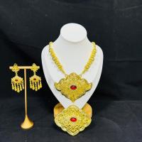 ราคา ชุดสร้อยคอโบราณฝังพลอยสี เครื่องประดับไทยสีทอง ต่างหูหนีบ+เจาะ มีหัวเข็มขัดในเซ็ต (29061391061)