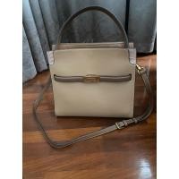 ราคา กระเป๋าสะพาย OVARAN หนังวัวแท้ มือสองสภาพ 99% (43359273703)