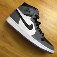 ราคา Air Jordan 1 Rare Air (Cool Grey/Black-White) 8.5us 7.5uk 42/26.5 มือสองของแท้ 100% (8573539700)