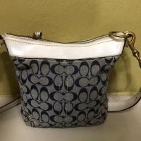 ราคา ของแท้ 100% กระเป๋า Coach คอสบอดี้ลายcสียีนส์ (3417974293)