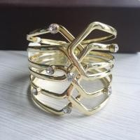 ราคา กำไลข้อมือสีทอง (69940581)