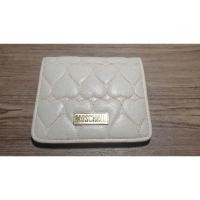 ราคา MOSCHINO กระเป๋าสตางค์หนังใบสั้นของแท้ส่งฟรี (19201216971)