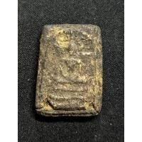 ราคา พระสมเด็จเนื้อว่าน ไม่ทราบที่ เก่ามีมวลสาร มีรอยแตกร้าว (43850476278)