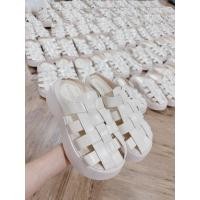 ราคา (( พร้อมส่งในไทย ))รองเท้าแบบสวมส้นสูงสีขาวครีมมินิมอล (28938187802)