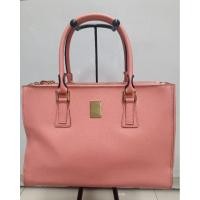 ราคา Bana Banaกระเป๋าทรงถือได้ครอสได้สายแทน หนังแท้สีชมพูอ่อนอะไหล่ทอง (ตำหนิซิปด้านในหลุด)มีร่องรอยบ้างมือ2ขนาด13" (28879911467)