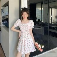 ราคา เดรสสั้นผ้าฝ้ายสีขาวแขนตุ๊กตา ลายสตรอว์เบอร์รี่ แต่งดีเทลเชือกผูกเข้ารูป (4144697119)