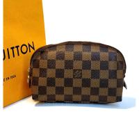 ราคา Louis Vuitton Cosmetic Pouch Damier (รับประกันสินค้าแท้ 100%) (18389462533)