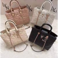 ราคา กระเป๋าสพายข้าง Lyn outlet งานแท้100% สะพายข้าง คอลเล็คชั่นใหม่ สวยมาก ขนาด 10.5 นิ้ว (14550217768)