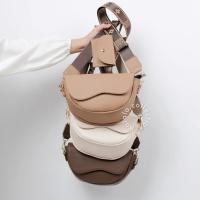 ราคา กระเป๋าสะพายข้างผู้หญิง รหัส กาก้า (25887494867)