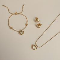 ราคา Shellandgold - เซ็ทสร้อยคอ สร้อยข้อมือ และต่างหูจี้หัวใจ อะไหล่สแตนเลสชุบทอง 18k (11559532663)