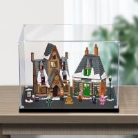 ราคา [กล่องแสดงโมเดล] กล่องแสดงอะคริลิคเหมาะสําหรับ Lego 76388 Harry Potter Visit Hogmode Village Hand-Made ฝาครอบป้องกันฝุ่น (50850968268)