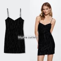 ราคา เดรสMangoแท้ แต่งลายกำมะหยี่ (23503981099)