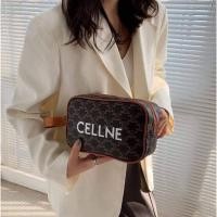 ราคา กระเป๋าเครื่องสำอางค์ CELINE #พร้อมส่งจากไทย (17465063902)