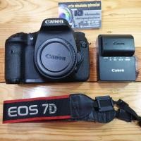 ราคา BodyCanon 7D เมนูไทย ชัตเตอร์ 49,xxx สภาพดีพิจารณาตามรูปเลยนะครับ อุปกรณ์ที่ชาร์จแท้ แบตแท้ สายคล้องตรงรุ่น (6162010209)