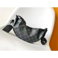 ราคา LOUIS VUITTON HAMAC Bag PM Monogram Eclipse กระเป๋าคาดไหล่ผ้าเคลือบสำหรับผู้ชาย M47158 636 (24194119527)