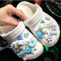 ราคา น่ารัก Cinnamoroll ออกแบบ Pin ชุด Dunkin Donut Jibitz ออกแบบดอกไม้ Jibbits Charm Sanrio Macaron Jibits designks สําหรับเด็กรองเท้าอุปกรณ์เสริมตกแต่ง (22050320841)