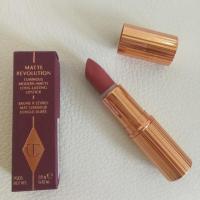 ราคา Charlotte Tilbury : Exclusive Matte Revolution Lipstick สีPillow Talk (2135297409)