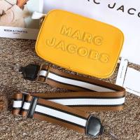 ราคา กระเป๋าสะพายข้างสีเหลือง Marc Jacobs Camera ขนาด 8.5” (7651424862)