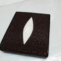 ราคา กระเป๋าสตางค์ใบสั้นรุ่นใหม่ หนังปลากระเบนแท้ Genuine wallet stingray walletsandedสีน้ำตาล (14237508962)