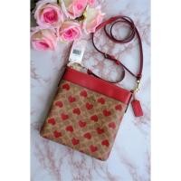 ราคา พร้อมส่งแท้ Coach Kitt Messenger Crossbody In Signature Canvas With Heart Print C8549 (19057714236)