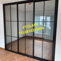 ราคา (ถูกที่สุด)YTประตูบานเลื่อนซ้อน3บาน สไตล์โมเดิร์น อลูมิเนียมสีดำ กระจกใส (2729096659)