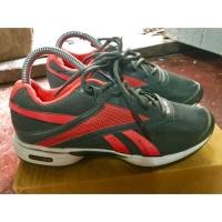 ราคา รองเท้ามือ 2 reebok (744738724)