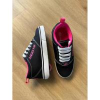 ราคา HEELYS รองเท้ามีล้อ มือสอง ชนิด 1 ล้อ รุ่น Pro 20 สี Black/Pink (25027296598)