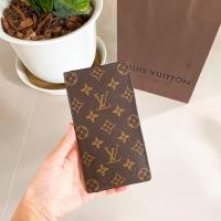 ราคา Lv. กระเป๋า2ใบพับ ชิ้นที่2 มือสองของแท้ (11939863177)