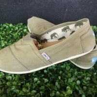 ราคา มือ2​ แบรนด์แท้​ Toms จัดส่งฟรี!!! (3932838087)