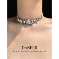 ราคา Verb original design "ดอกไม้" Clearing Cold Wind Niche Titanium Steel Metal Heavy Industry Necklace choker (25887953173)