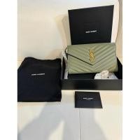 ราคา กระเป๋า YSL Cassandre Wallet On Chain WOC 7.5 นิ้ว สี Green (19695230794)