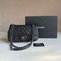 ราคา Chanel Caviar Zipper Flap bag (23442907791)