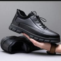 ราคา รองเท้าหนังสีดำสำหรับผู้ชาย รองเท้ามาร์ติน รองเท้าขี่มอเตอร์ไซค์แบบลำลอง กันลื่น (42306338766)