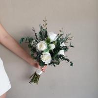 ราคา ช่อเจ้าสาว ดอกกุหลายขาว โทนขาวเขียว (ดอกไม้แห้งผสมดอกไม้ประดิษฐ์) เรียบหรูดูแพง (13533589650)