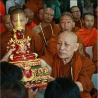 ราคา พระแก้วจักรพรรดิหลวงปู่ดู่ หลวงตาม้าปลุกเสกขนาดหน้าตัก 9 นิ้ว (6174647927)