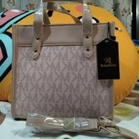 ราคา กระเป๋า​สะพายข้างสีชมพูอ่อน (24772184301)