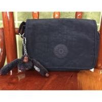 ราคา (พร้อมส่ง มือสอง ของแท้) ส่งฟรี ems !! กระเป๋า Kipling รุ่น Delphin สี True Blue (1175226529)