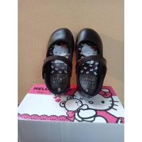 ราคา รองเท้านักเรียนมือสอง (20377636839)