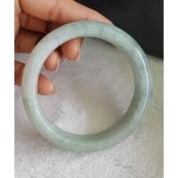 ราคา กำไลหยกพม่าเจไดท์ เนื้อแก้วกึ่งเทียน โปร่งแสงวาว สีเขียวสดขาว (8826831279)