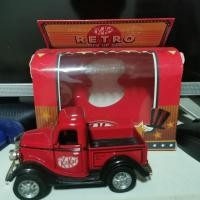 ราคา รถ​เหล็ก​ กะบะ Kitkat​ ​สีแดง​ มีกล่อง​ ไม่มีขนม (22563648854)