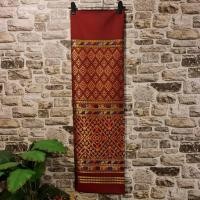 ราคา ผ้าทอทั้งผืน (ผ้าไหมแกมฝ้าย ผ้าไทย ผ้าซิ่น ผ้าถุง) ลายลาวครั่ง สีแดง (42670770393)