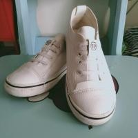 ราคา รองเท้าผ้าใบเด็กมือสองสภาพดีมากค่ะ (2621518355)