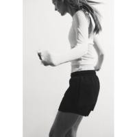 ราคา H&M(เอชแอนด์เอ็ม) กางเกงวอร์มขาสั้น ผู้หญิง 1201719_2 (26574727655)