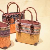 ราคา กระเป๋าสานกระจูด ทรงเรือสูง หูเชือกผ้าลาย ซิปตีตาราง 9x8x4 นิ้ว (8843096677)