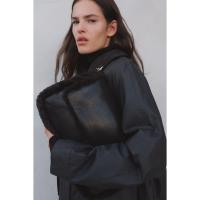 ราคา H&M(เอชแอนด์เอ็ม) กระเป๋าสะพายไหล่ตกแต่งขนฟู ผู้หญิง 1255244_1 (26019195318)