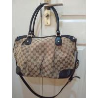 ราคา Gucci shopping bag กระเป๋าแบรนด์เนมมือสองสภาพดี ไม่มีตำหนิหนักมีร่องรอยใช้งานบ้างหนังนิ่ม (10313473005)